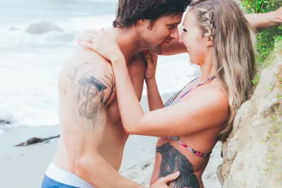 Ce să cumpărați din sex-shop pentru o vacanță în doi - trusa erotică esențială pentru călătorie