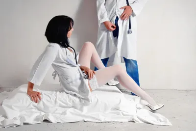 Role play în dormitor – ținute, accesorii și scenarii care stimulează imaginația