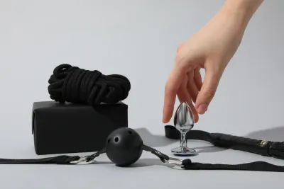 Gadgeturi erotice în lumea BDSM – fapte și mituri